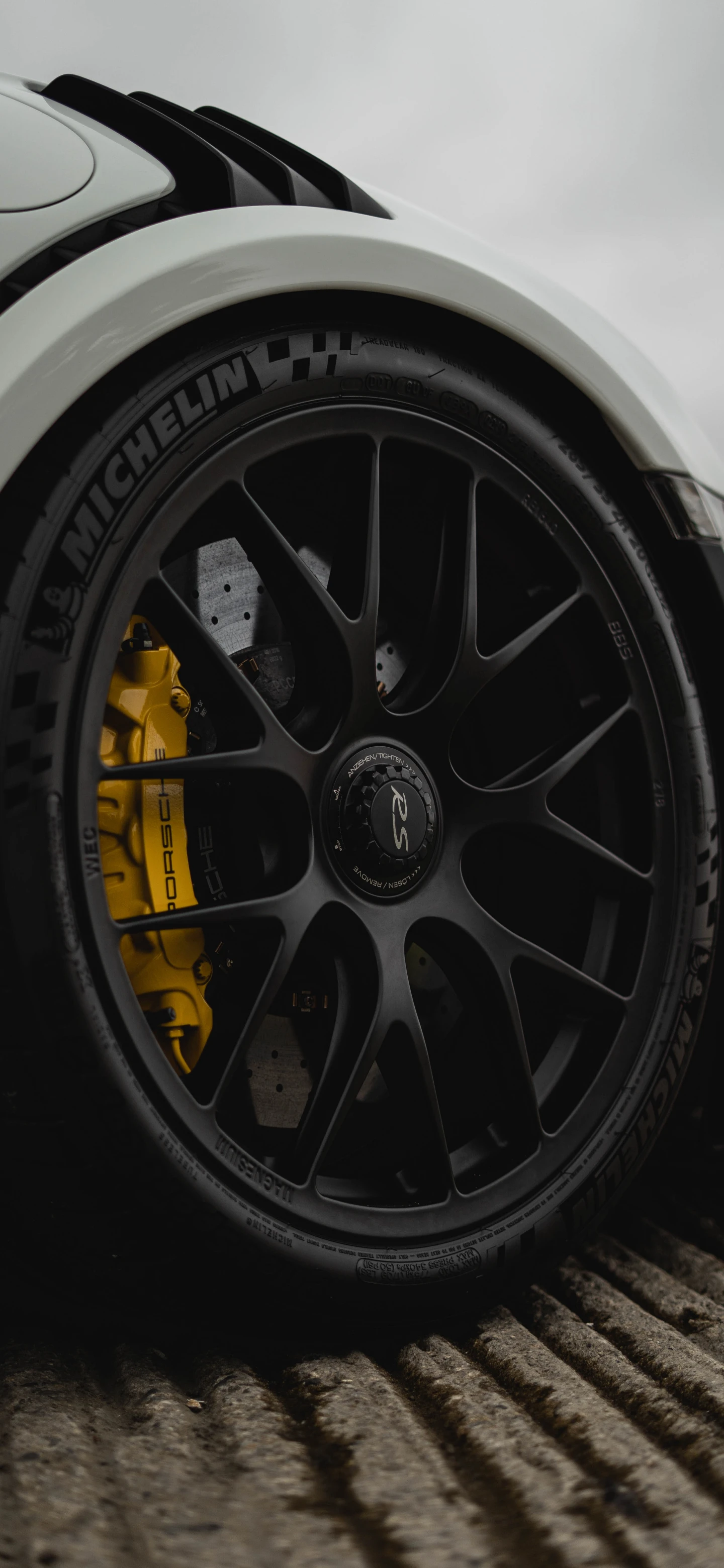 Porsche Rs Wheel Matte Black & Vibrant Yellow Caliper